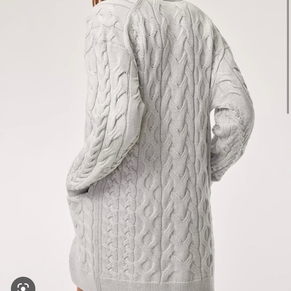 Aritzia Wilfred cardigan 100% Merino wool. - Picture 4 of 11